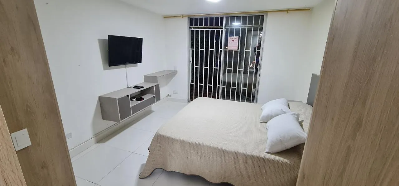 Hermosa Casa En Medellin. Cerca A Estacion Del Metro